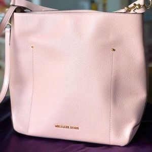 Michael Kors Hayes Leather Bucket Handbag